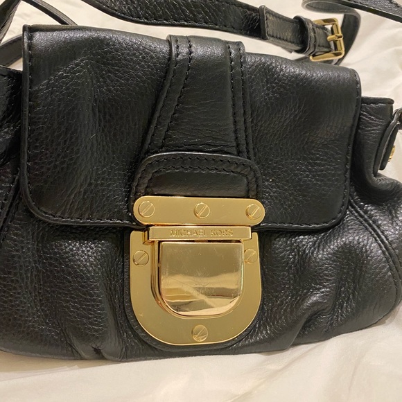 Michael Kors cross body purse - Picture 2 of 5